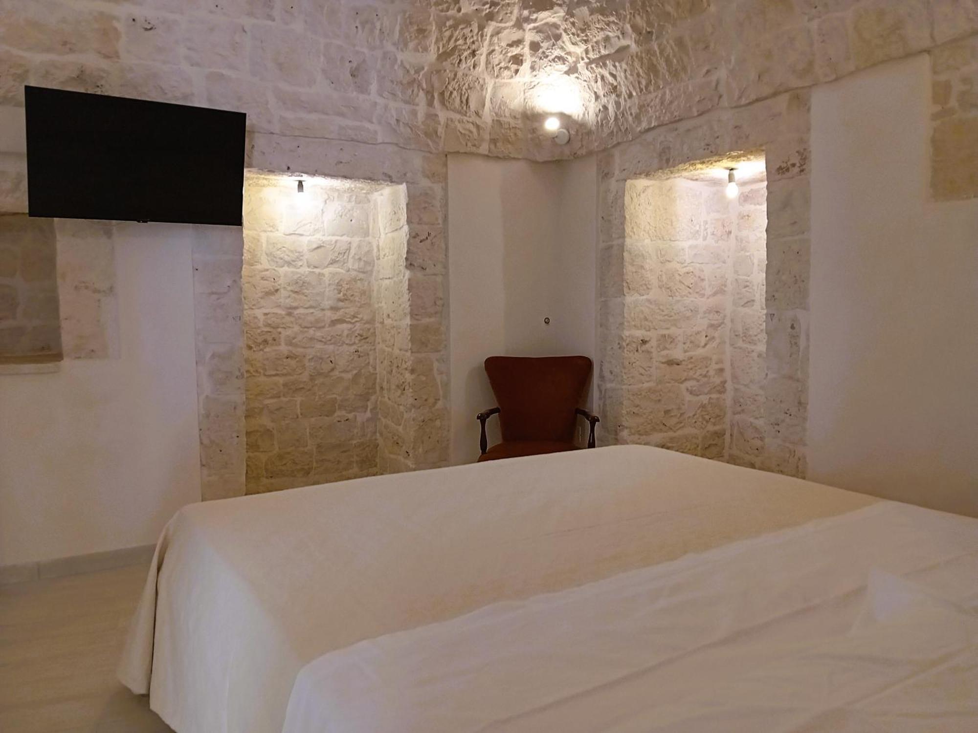 Отель Pietra Di Puglia Монополи Экстерьер фото